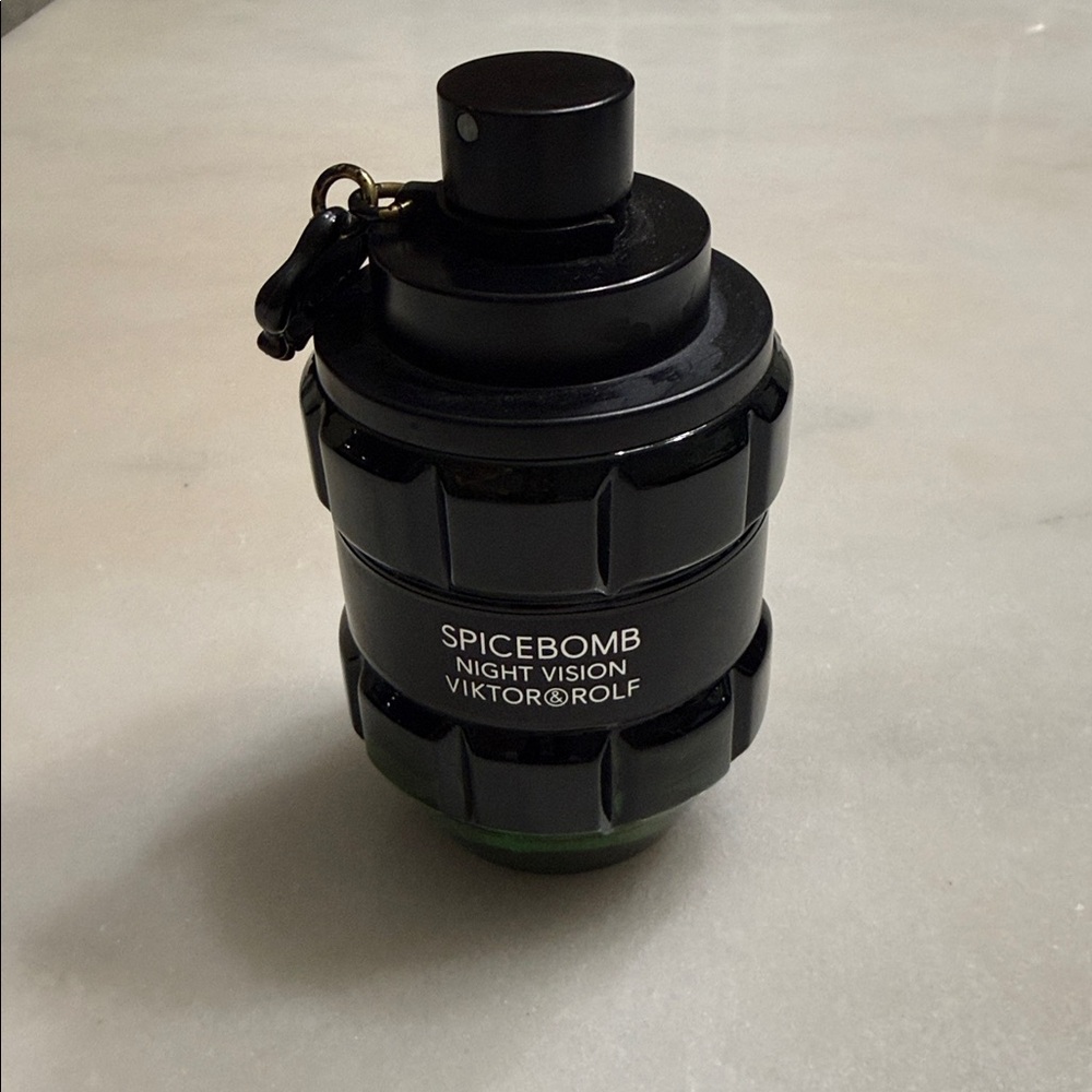 Viktor & Rolf Spicebomb Night Vision Black and Green Bottle